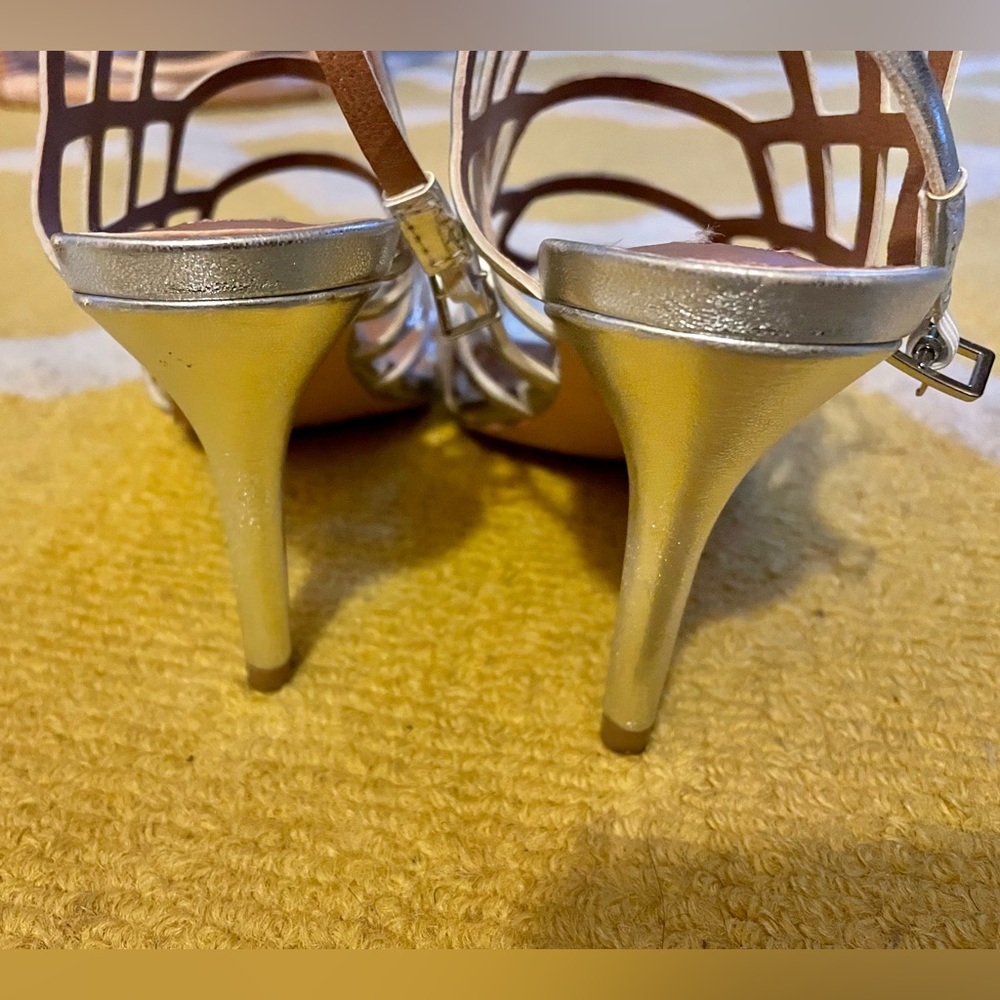 Steve Madden Silver Heels - Picture 7 of 9
